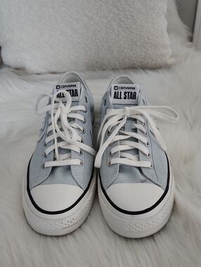 Converse Low Top Sneakers - Light Blue & White